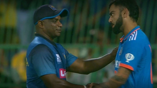 Sanath Jayasuriya Halts Virat Kohli for Conversation after DRS Controversy in 2nd ODI