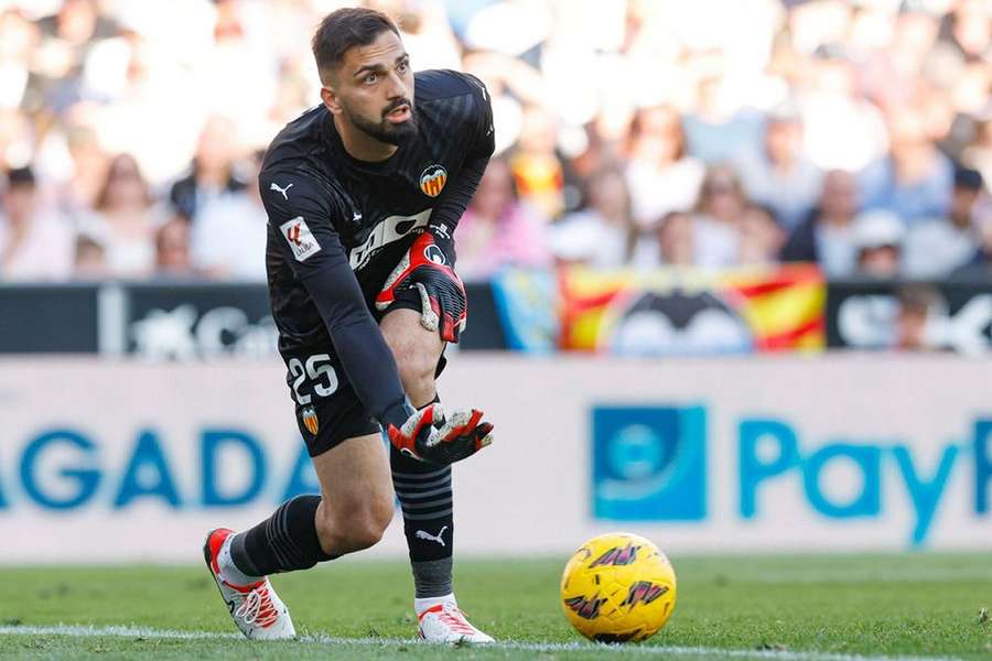 Liverpool signs Mamardashvili: Valencia was the right choice for me