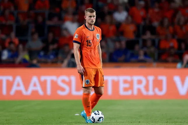 Ronald Koeman stands by Matthijs de Ligt after the Netherlandsâ€™ victorious match against Bosnia and Herzegovina