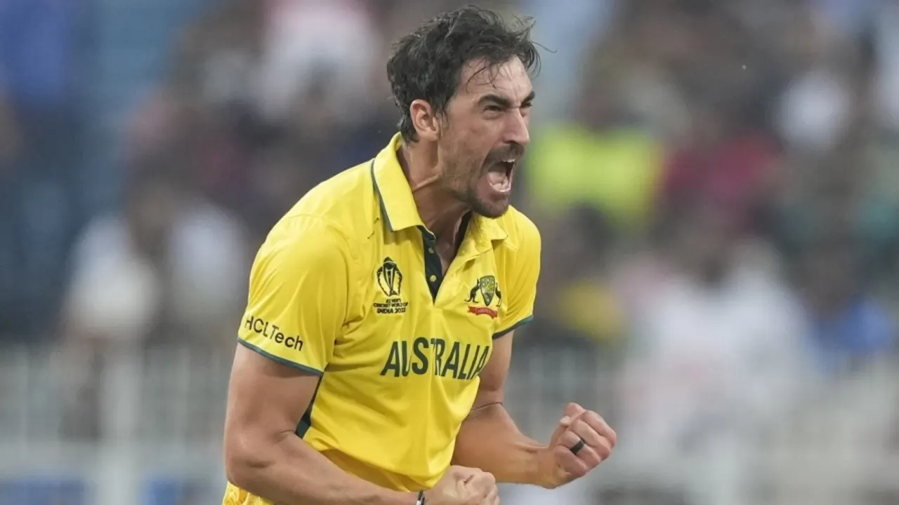 Australia welcomes back Maxwell, Starc, and Hazlewood as England bowls