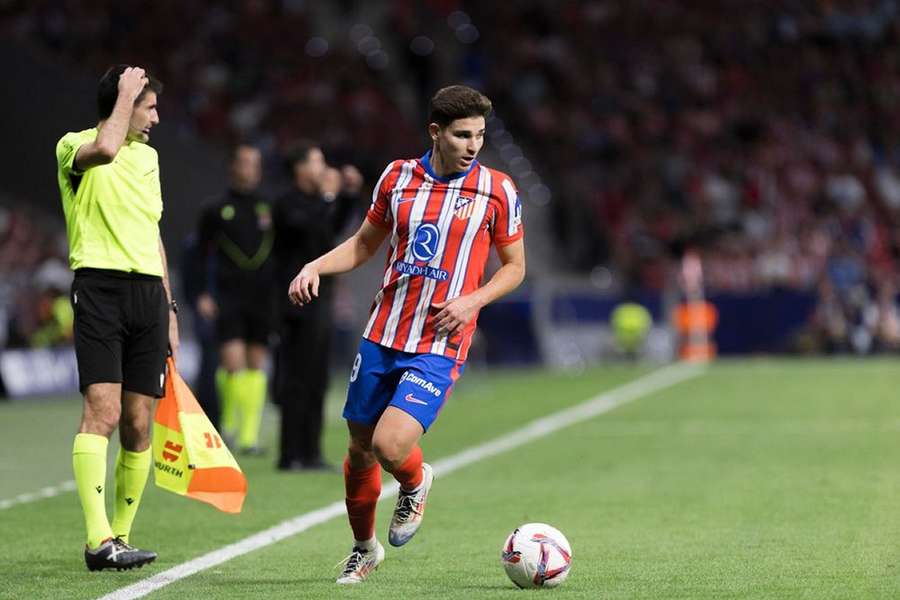 Atletico Madrid coach Simeone backs Alvarez to make history with club