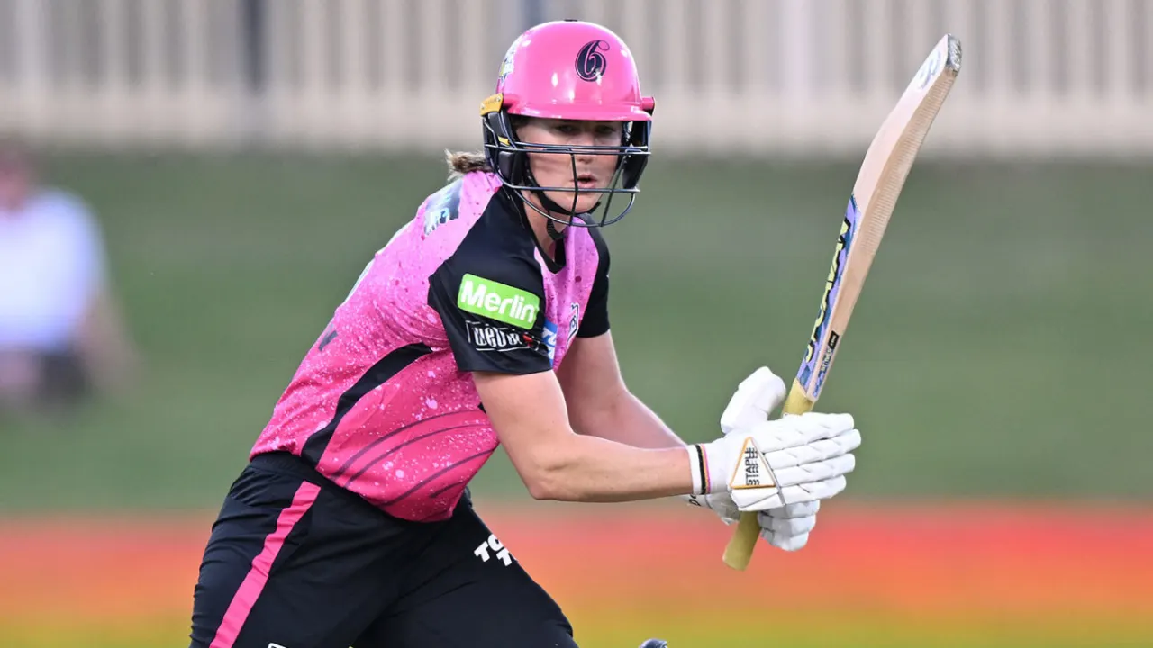 Perry maintains exceptional performance as Sixers narrowly defeat Hurricanes