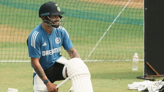 Virat Kohli's First Batting Session at Perth Nets Draws Fans to Climb Trees and Bring Ladders