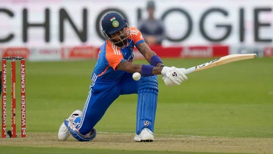 Hardik Pandya's swift exit after taking DRS in IND vs SA 3rd T20I leaves fans puzzled