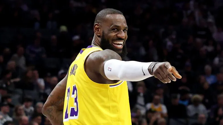 New NBA Record Set by Lakers' Star LeBron James for Career Minutes Played